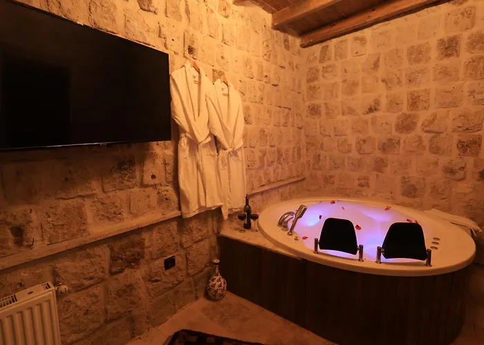 Katapa Stone House Hotel 2*